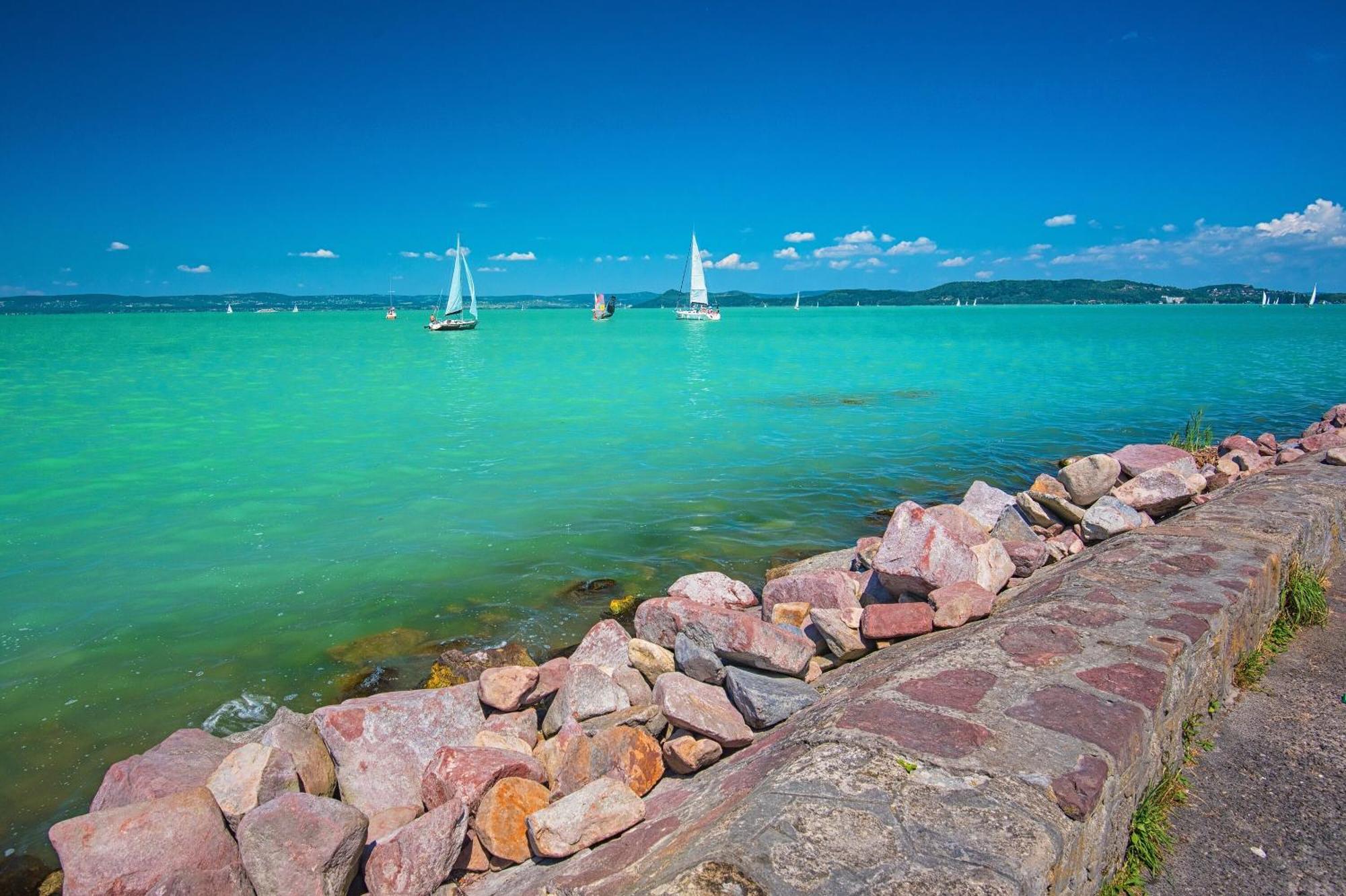 Lake Side Luxury Steps To The Lake Lela - Happy Rentals Balatonlelle Eksteriør billede