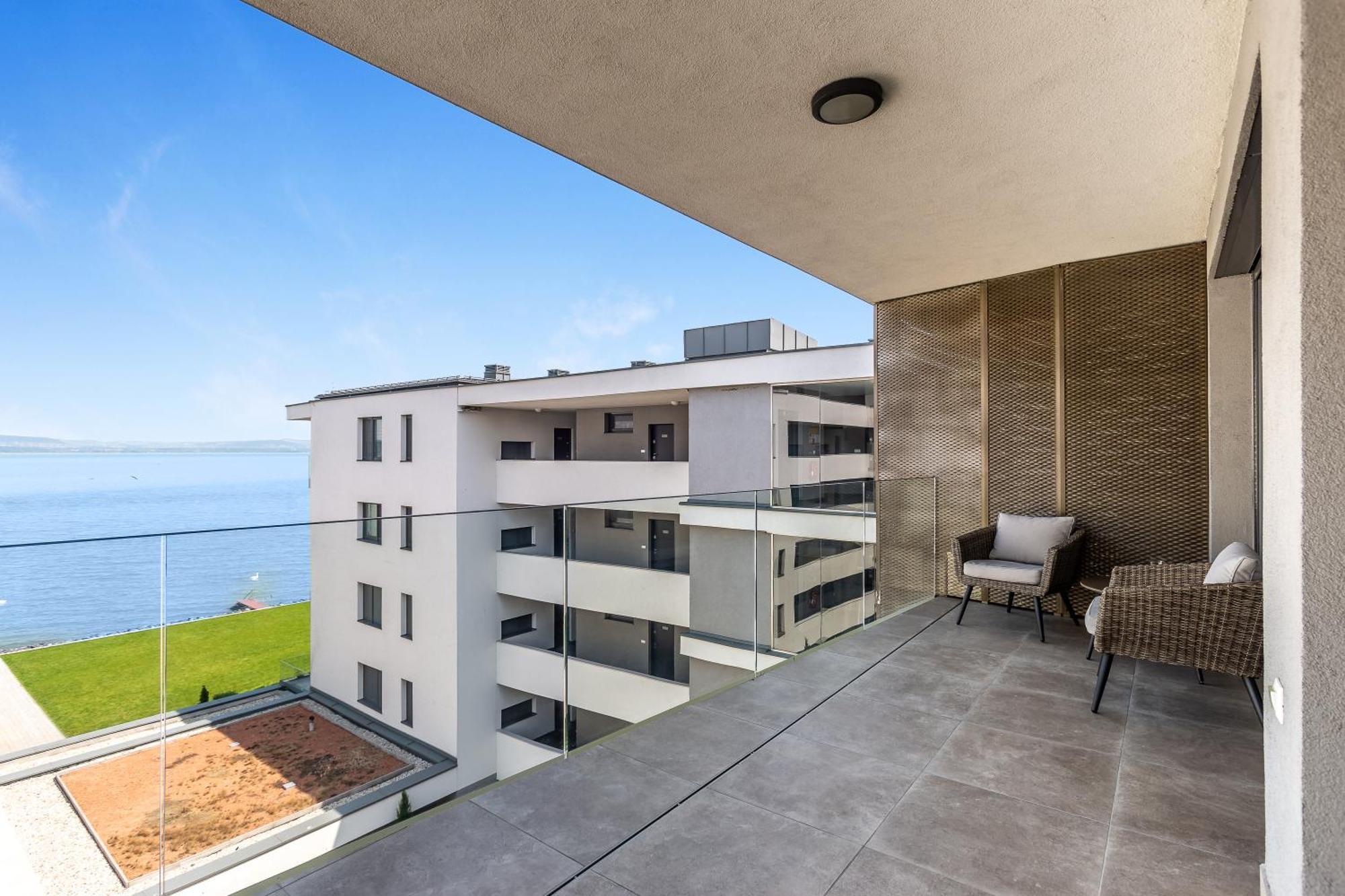 Lake Side Luxury Steps To The Lake Lela - Happy Rentals Balatonlelle Eksteriør billede