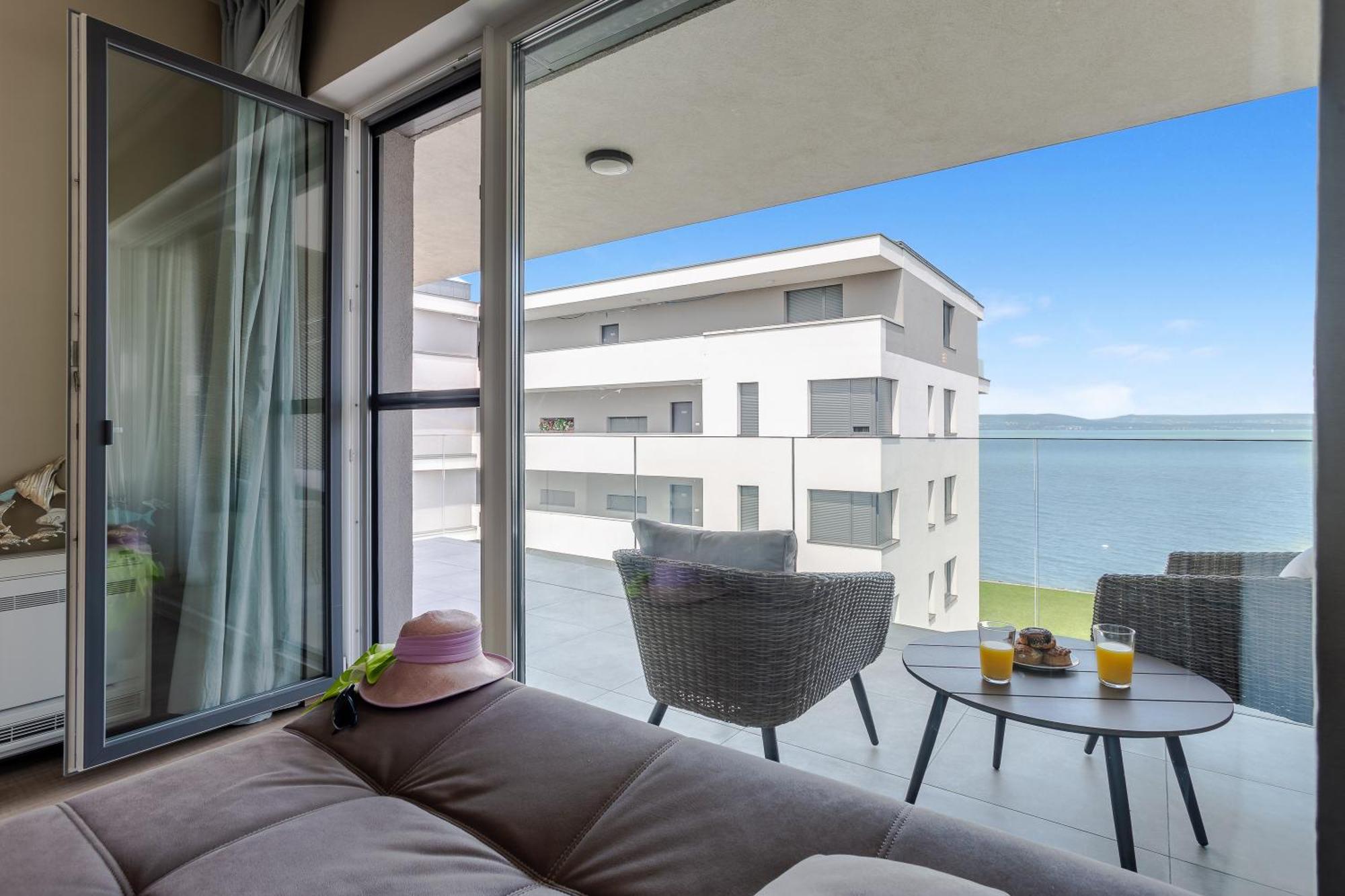 Lake Side Luxury Steps To The Lake Lela - Happy Rentals Balatonlelle Eksteriør billede