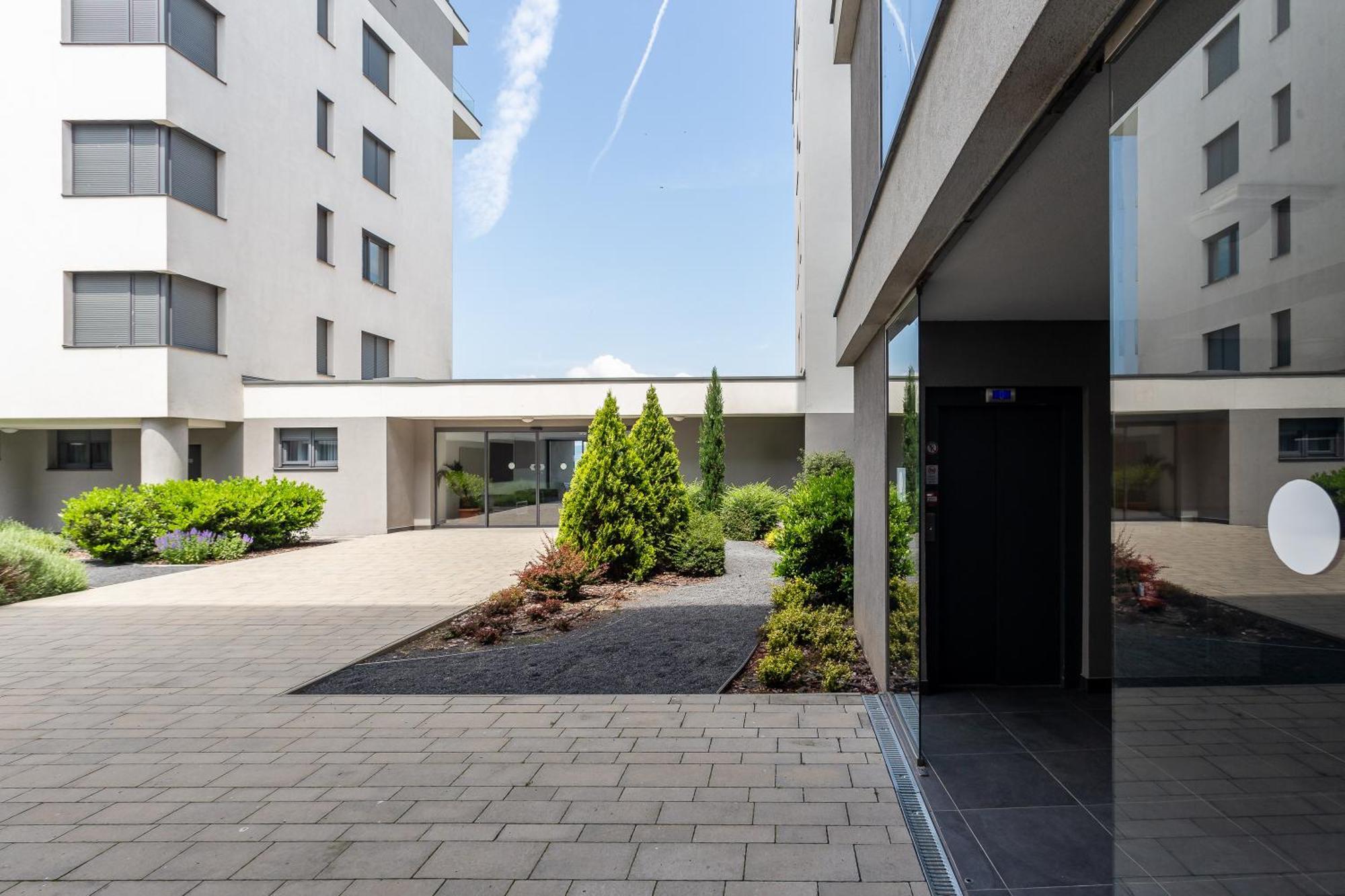 Lake Side Luxury Steps To The Lake Lela - Happy Rentals Balatonlelle Eksteriør billede